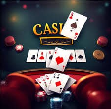 မိုဘိုင်းဖုန်းမှ Football Bet နှင့် Slots ကစားနေသောမြင်ကွင်း